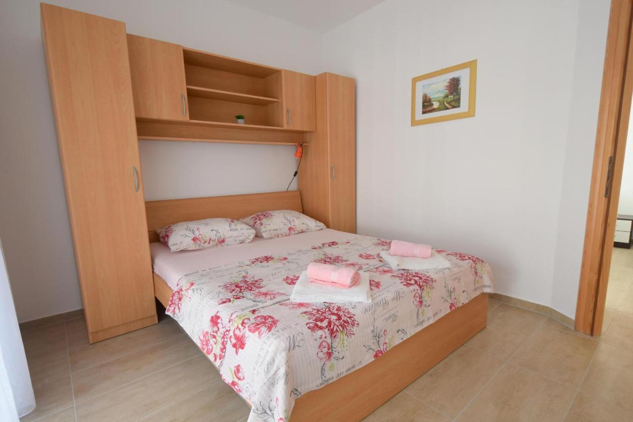 Apartments Buturajac Krk Town Bagian luar foto