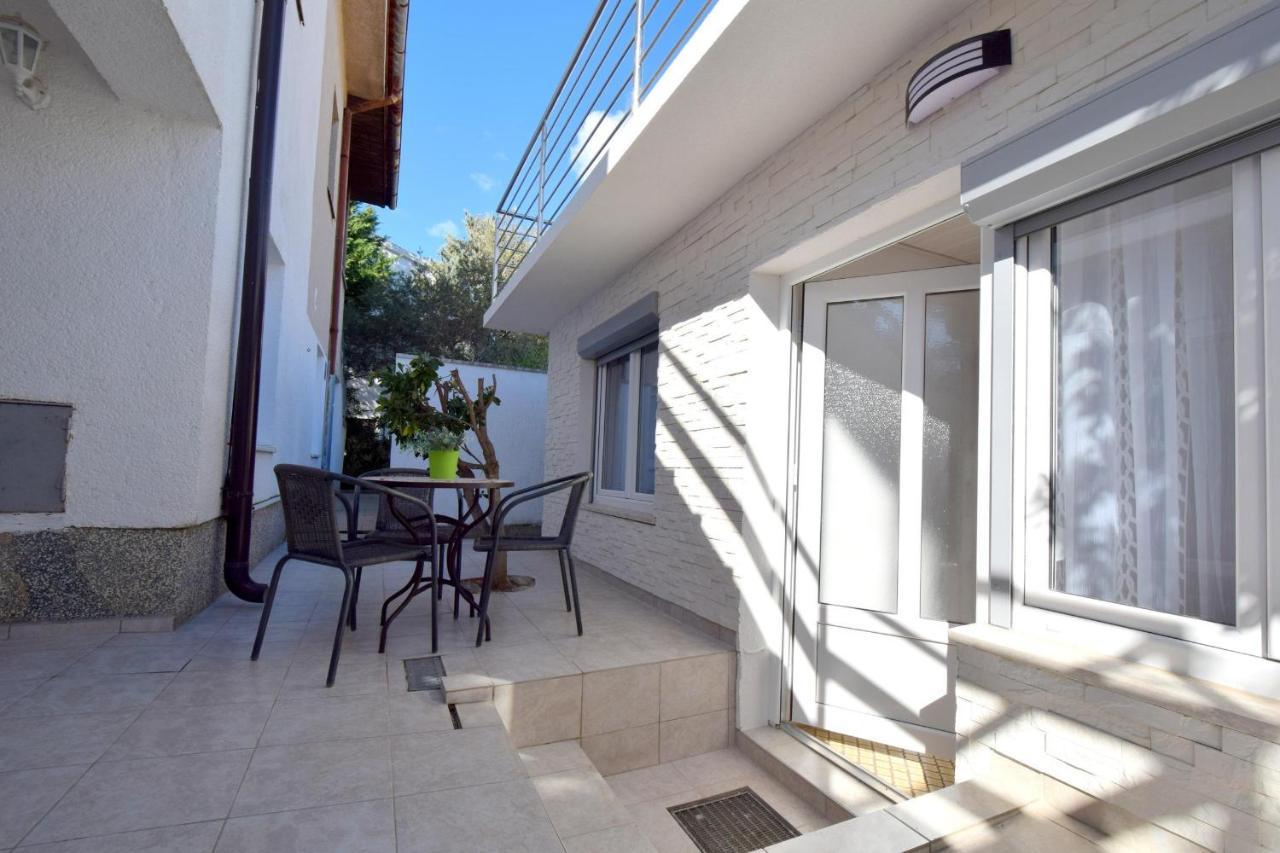 Apartments Buturajac Krk Town Bagian luar foto