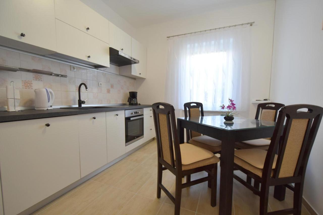 Apartments Buturajac Krk Town Bagian luar foto