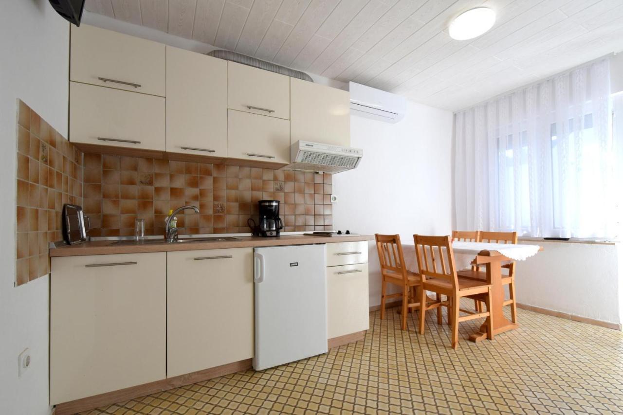 Apartments Buturajac Krk Town Bagian luar foto